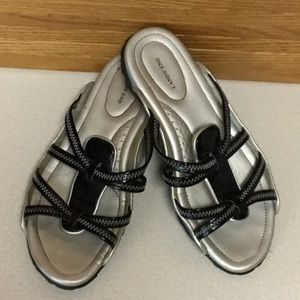Land’s End leather strappy slide sandal. US 6B EUC